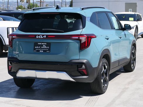 Used 2024 Kia Seltos EX FWD image 3