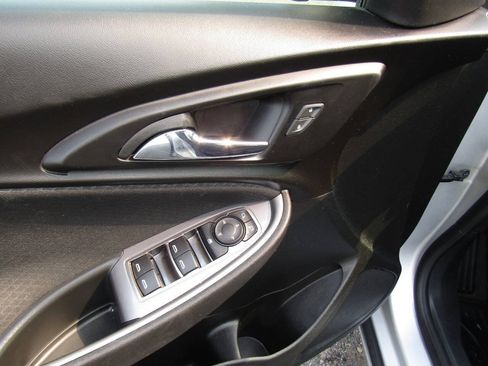 Used 2020 Chevrolet Malibu LS FWD image 21