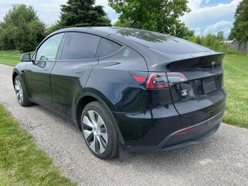 Used 2023 Tesla Model Y Long Range AWD/4WD image 3