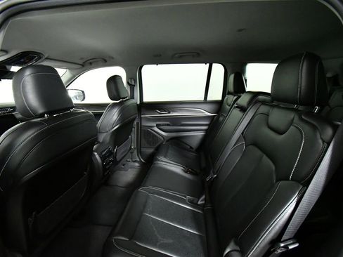Used 2023 Jeep Grand Cherokee L Limited w/ Luxury Tech Group II AWD/4WD image 25