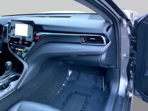 Used 2023 Toyota Camry SE FWD image 18