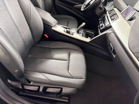 Used 2018 BMW 320i Sedan image 24