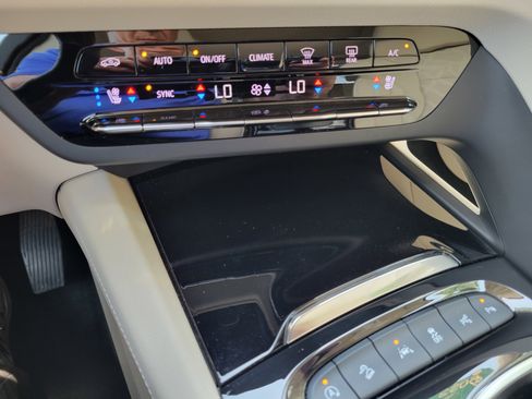 Certified 2023 Buick Envision Avenir AWD/4WD image 28