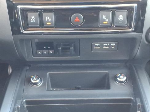 Used 2019 Nissan Titan Platinum Reserve image 23