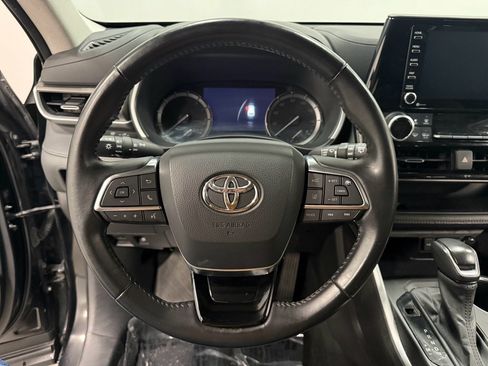 Used 2021 Toyota Highlander XLE image 20