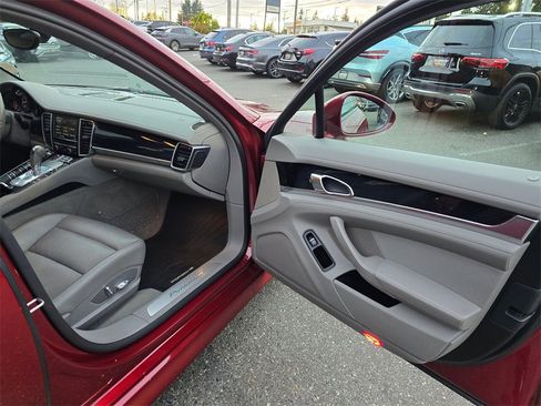 Used 2011 Porsche Panamera 4 image 10