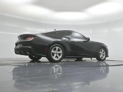Used 2024 Ford Mustang Coupe RWD image 40