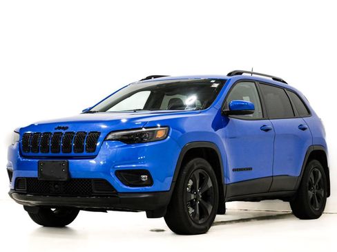 Used 2021 Jeep Cherokee Latitude Plus AWD/4WD image 3