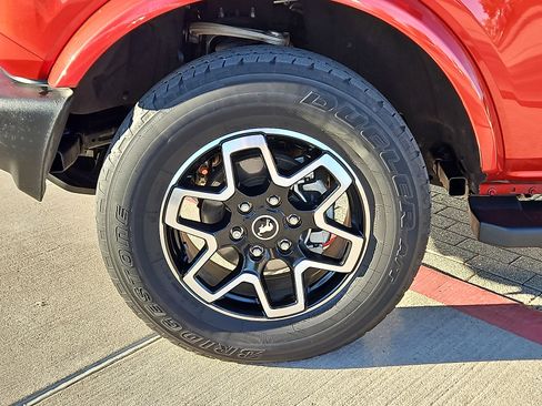 Used 2023 Ford Bronco Outer Banks image 5