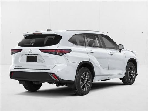 New 2026 Toyota Highlander XLE AWD/4WD image 2