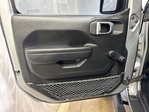 Used 2021 Jeep Gladiator Sport image 20