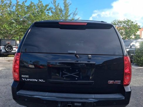 Used 2010 GMC Yukon XL SLT AWD/4WD image 4