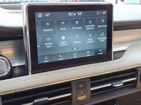 Used 2022 Lincoln Corsair AWD w/ Premium Package image 12