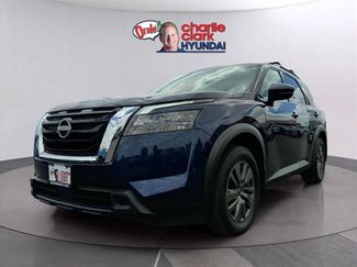 Used 2024 Nissan Pathfinder SV w/ SV Premium Package video 1