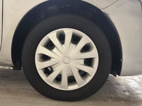 Used 2017 Nissan Versa SV image 9