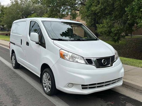 Used 2017 Nissan NV200 SV w/ Technology Package FWD image 2