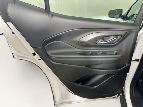 Used 2024 GMC Terrain SLT FWD image 24