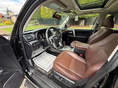 Used 2018 Toyota 4Runner Limited AWD/4WD image 8