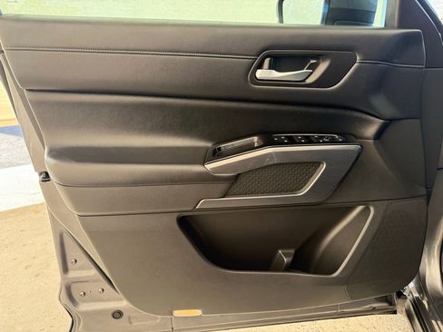 Used 2022 Nissan Pathfinder SL w/ SL Premium Package image 27