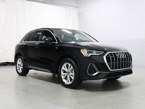 Certified 2025 Audi Q3 2.0T Premium w/ Convenience Package AWD/4WD image 13