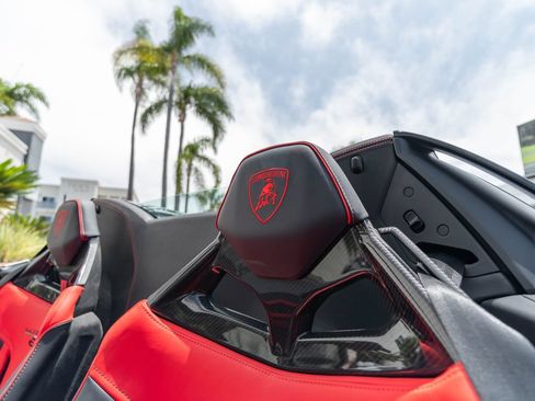 Used 2024 Lamborghini Huracan EVO AWD/4WD image 21