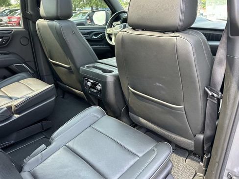 Used 2022 GMC Yukon XL Denali AWD/4WD image 29