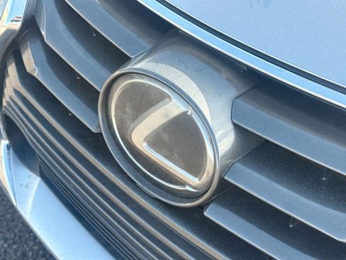 Used 2019 Lexus IS 300 image 31