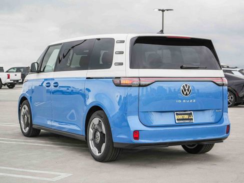 New 2025 Volkswagen ID. Buzz Pro S Plus AWD/4WD image 8
