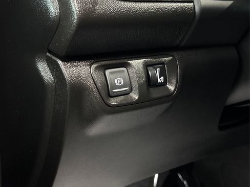 Used 2023 GMC Acadia SLE w/ Driver Convenience Package image 32