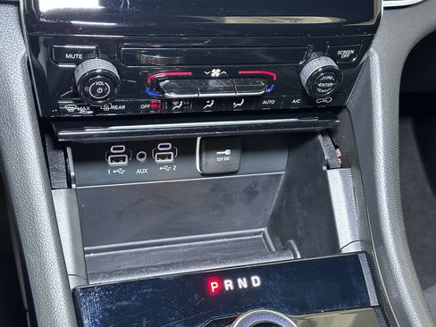 Certified 2024 Jeep Grand Cherokee Laredo w/ Trailer Tow Package image 39