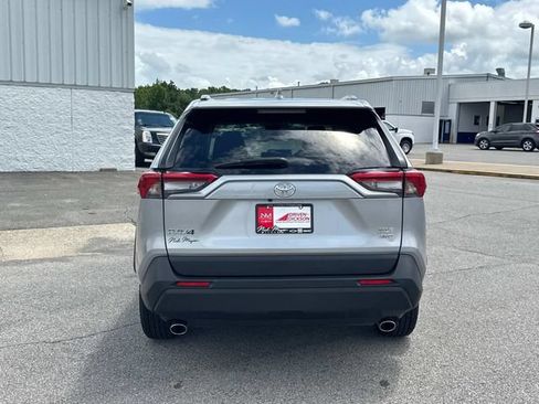 Used 2025 Toyota RAV4 XLE AWD/4WD image 5