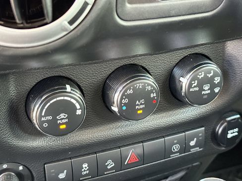 Used 2014 Jeep Wrangler Unlimited Sahara w/ Max Tow Package AWD/4WD image 18