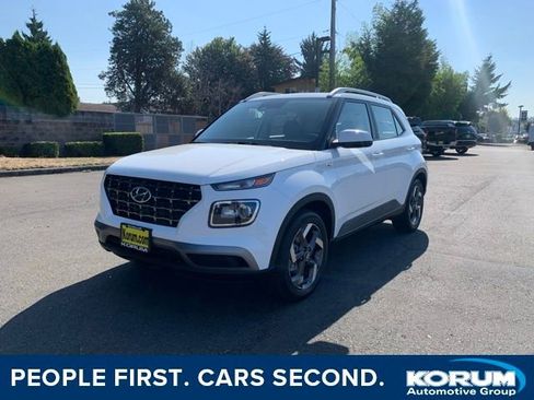 New 2025 Hyundai Venue SEL image 1