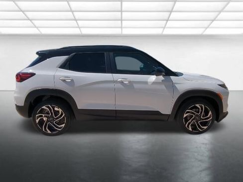 Used 2024 Chevrolet TrailBlazer RS w/ Driver Confidence Package image 25