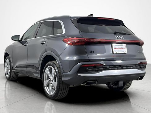 Used 2025 Audi Q5 Premium Plus w/ Premium Plus AWD/4WD image 3
