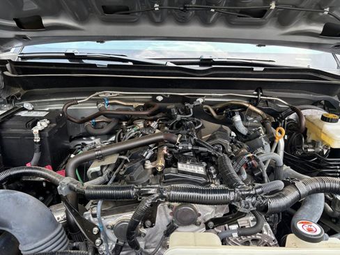 Used 2025 Toyota Tacoma TRD Off-Road AWD/4WD image 31