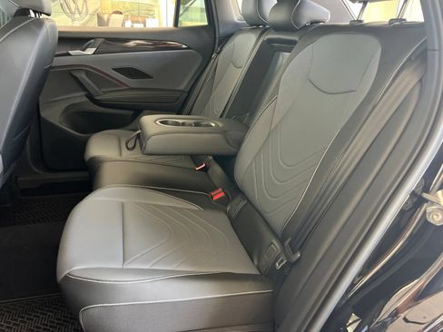 Certified 2025 Volkswagen Tiguan SE R-Line AWD/4WD image 27