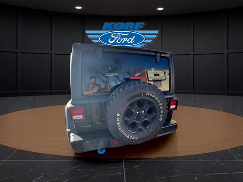 Used 2023 Jeep Wrangler Unlimited image 3