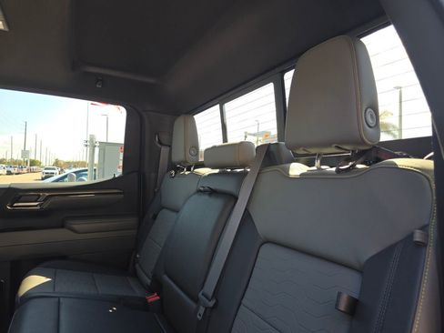 Used 2022 Chevrolet Silverado 1500 ZR2 w/ Technology Package image 16