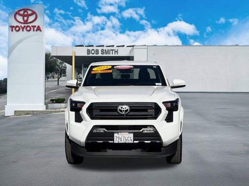 Certified 2024 Toyota Tacoma SR5 image 3