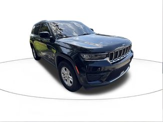 Used 2023 Jeep Grand Cherokee Laredo RWD video 1