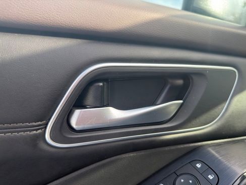 Used 2021 Nissan Rogue SV w/ Premium Package image 11