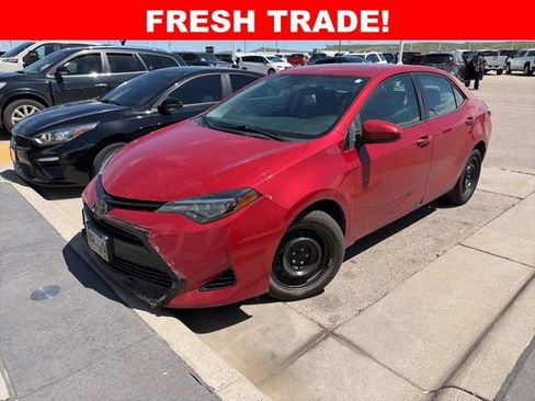 Used 2018 Toyota Corolla LE FWD image 1