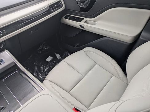 New 2026 Lincoln Aviator 2WD image 15