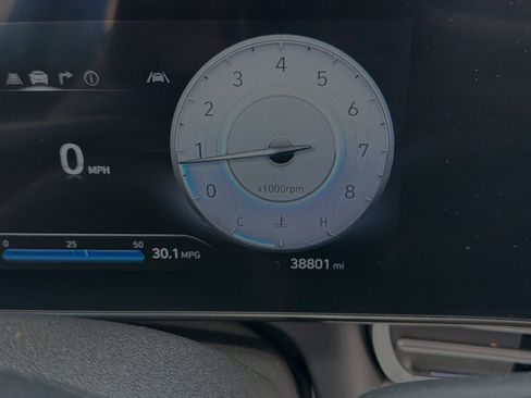 Used 2025 Hyundai Elantra Limited FWD image 15