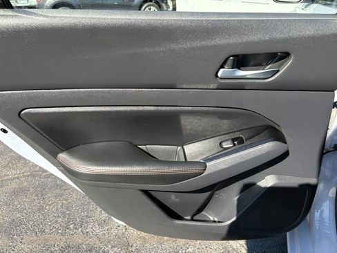 Used 2024 Nissan Altima 2.5 SR FWD image 13