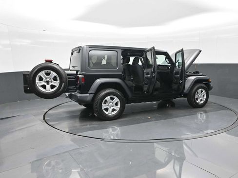 Used 2020 Jeep Wrangler Unlimited Sport S image 34