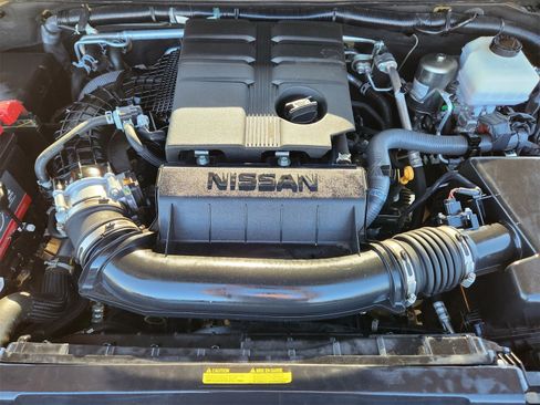 Used 2023 Nissan Frontier SV w/ Technology Package image 40