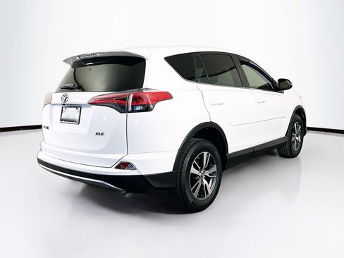 Used 2018 Toyota RAV4 XLE image 9