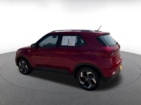 Used 2026 Hyundai Venue SEL FWD image 10
